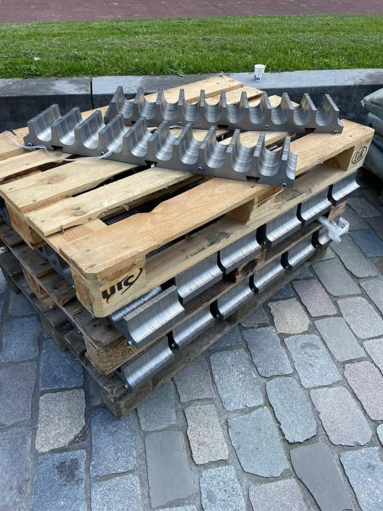 High-precision machined sheet metal parts manufactured and delivered by Xometry©